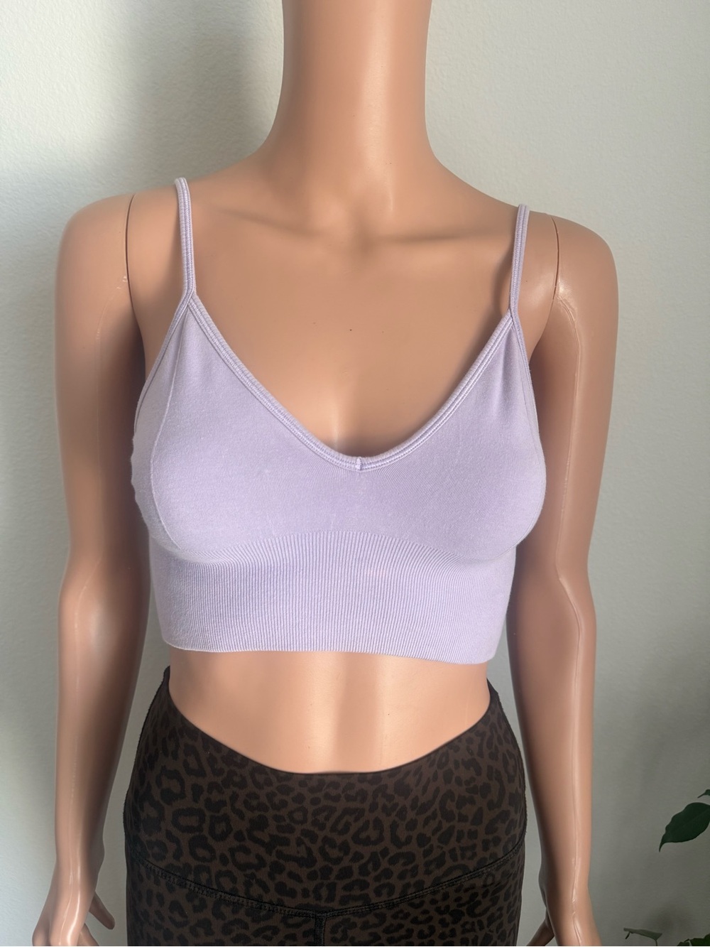 ALO Yoga Lilac V-Neck Seamless Bralette